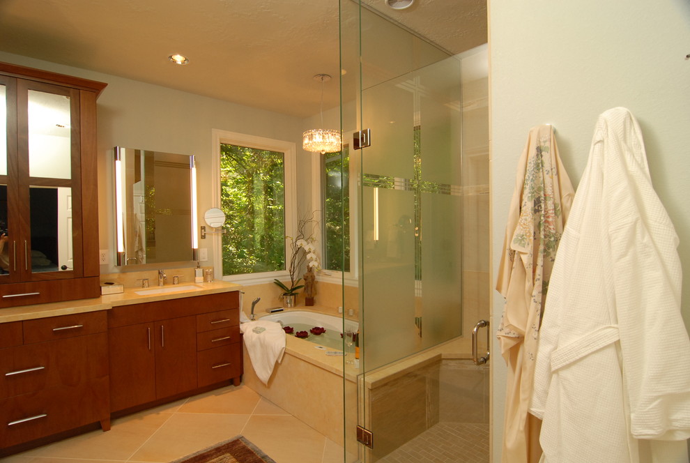This is an example of a transitional bathroom in Portland.