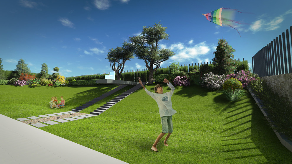 В центре города у рощи.