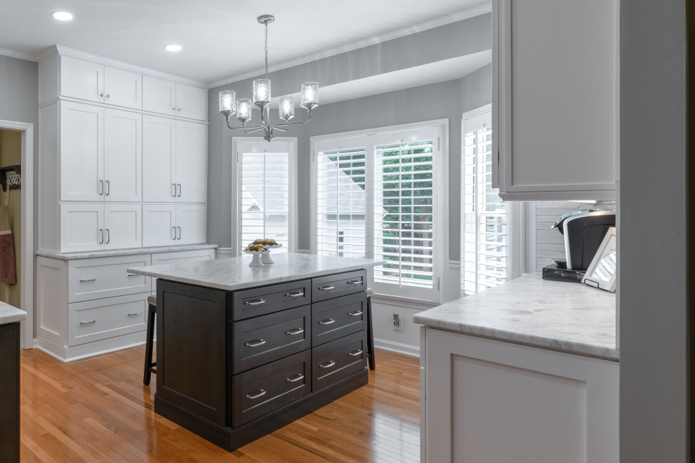 Home design - transitional home design idea in Atlanta