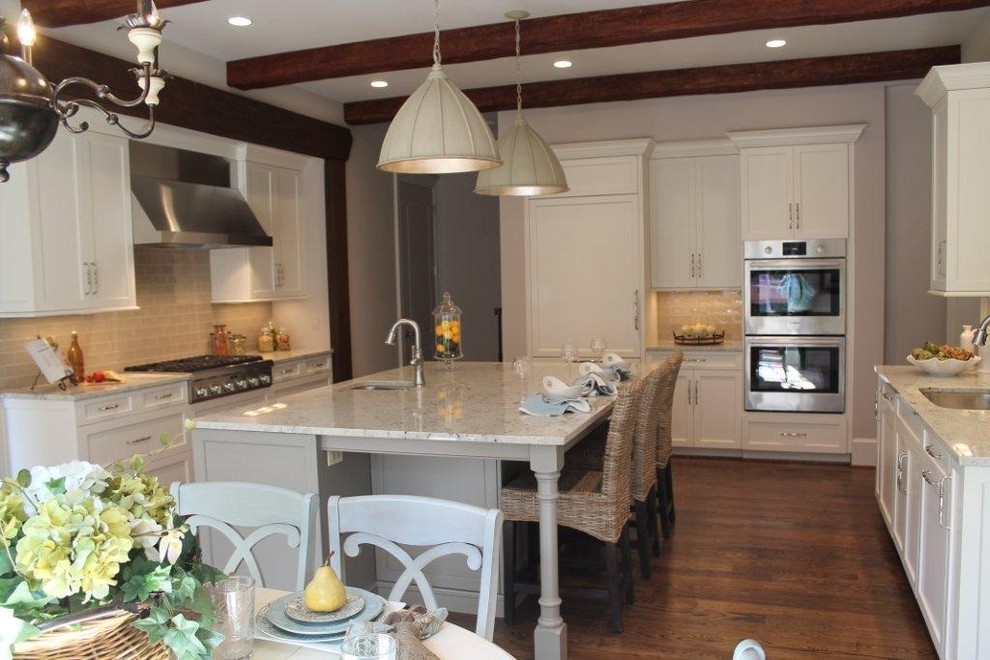 Example of a transitional kitchen design in DC Metro