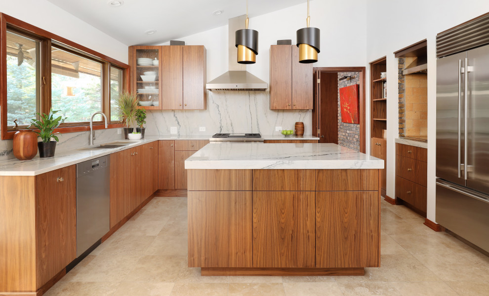This is an example of a mid-sized midcentury u-shaped eat-in kitchen in Chicago with an undermount sink, flat-panel cabinets, medium wood cabinets, quartzite benchtops, white splashback, stone slab splashback, stainless steel appliances, travertine floors, with island, beige floor, white benchtop and vaulted.
