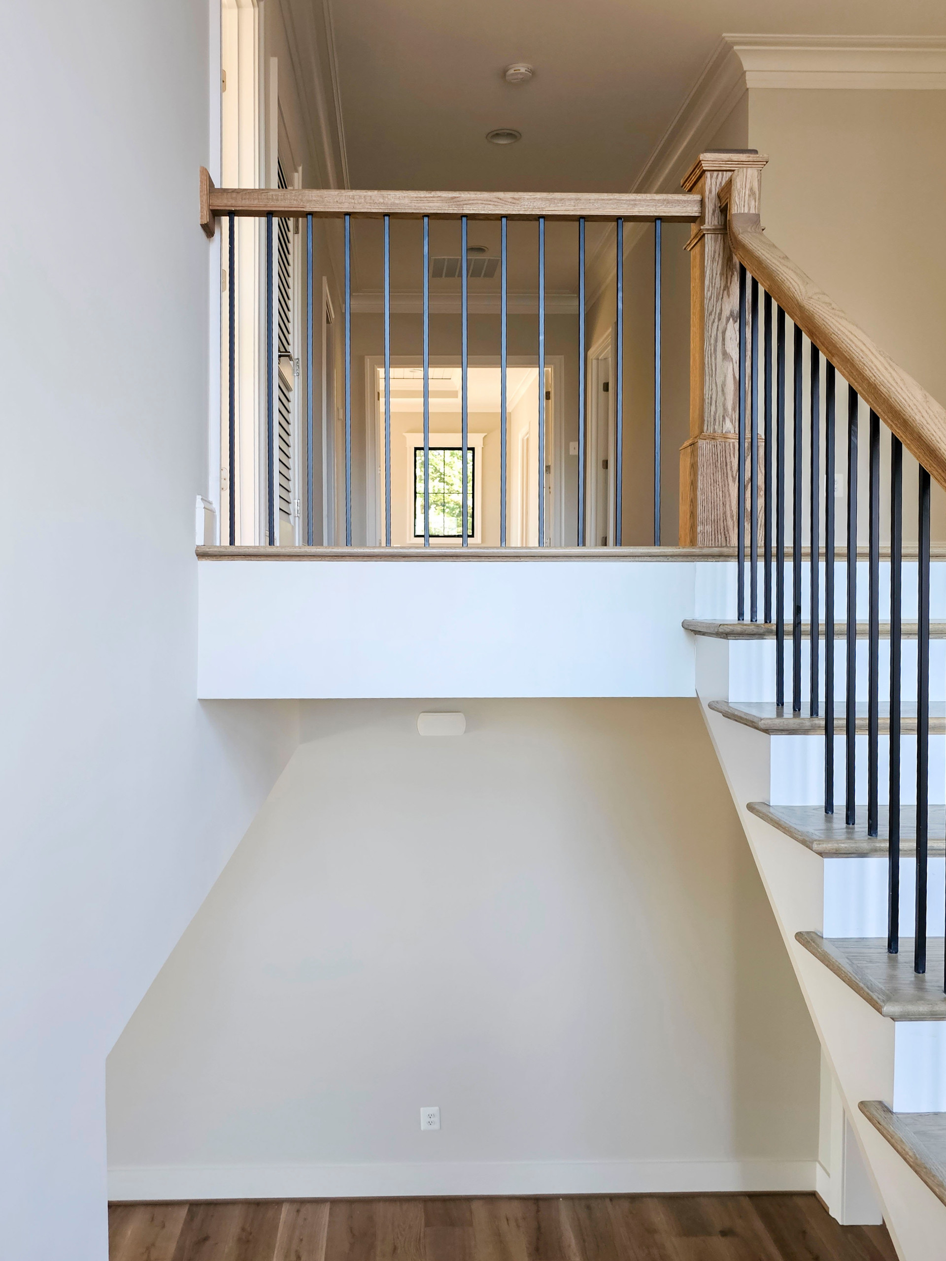 105_Modern and Bold U-Shaped Staircase, Vienna VA 22180