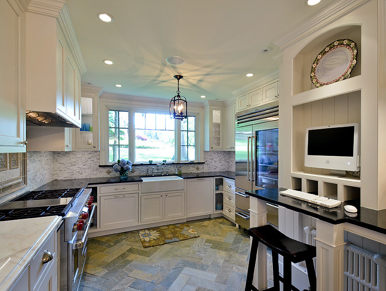 Transitional kitchen photo in Philadelphia