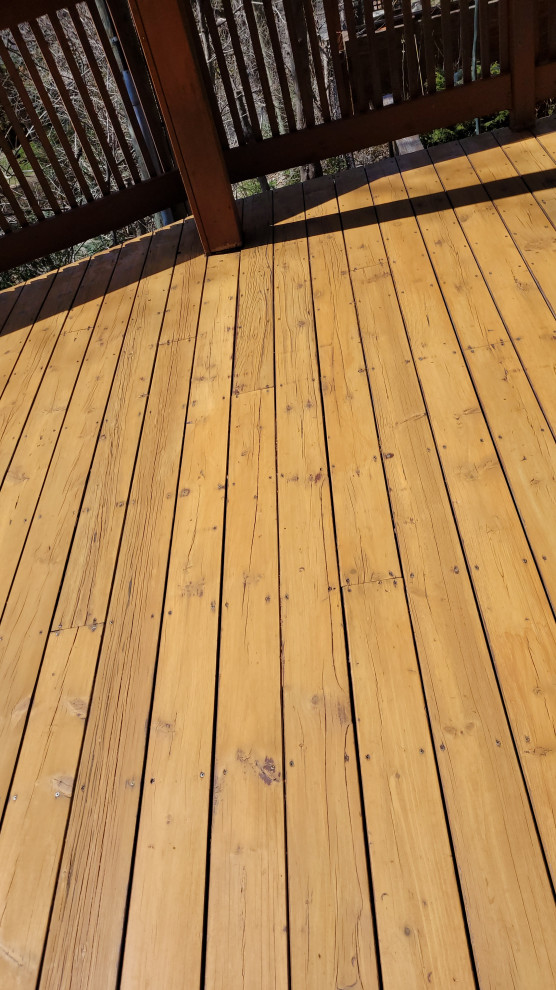 Deck Sanding & Staining