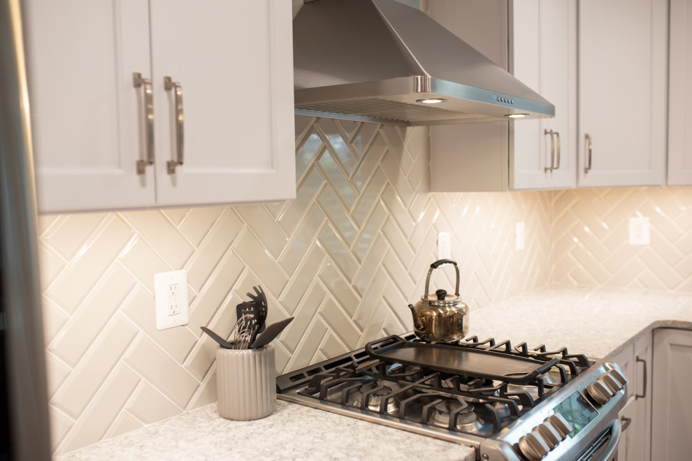 Example of a transitional kitchen design in Baltimore