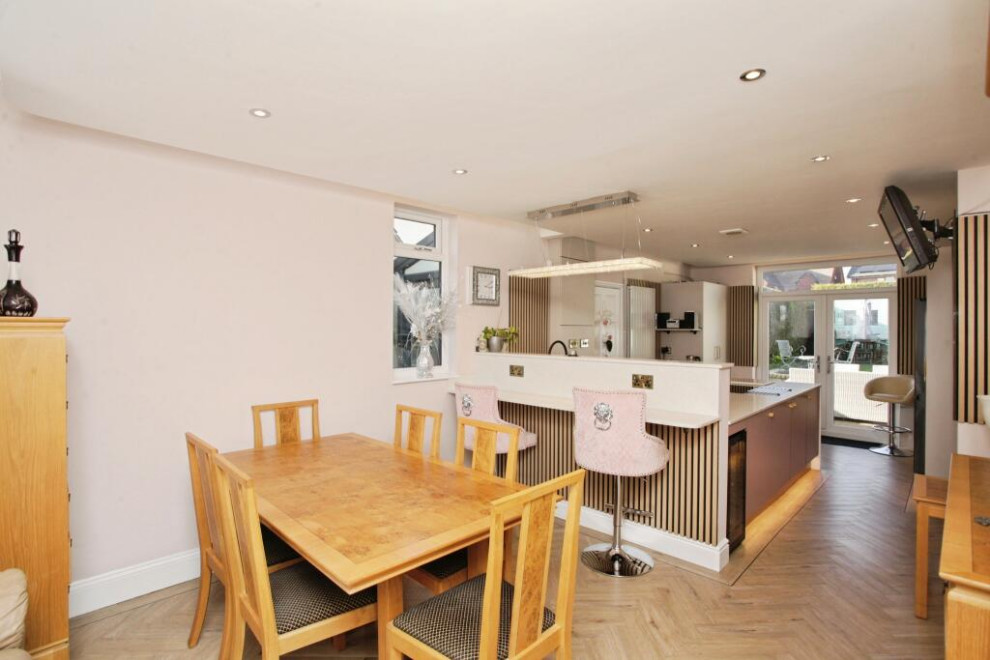 The Burbage Kitchen - Sodermalm - RRP £16,000 - Luxe Price £13,500