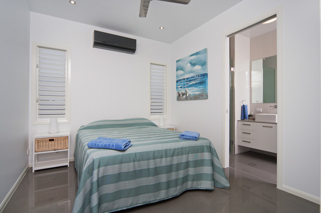 Beachfront Retreat maritim-schlafzimmer