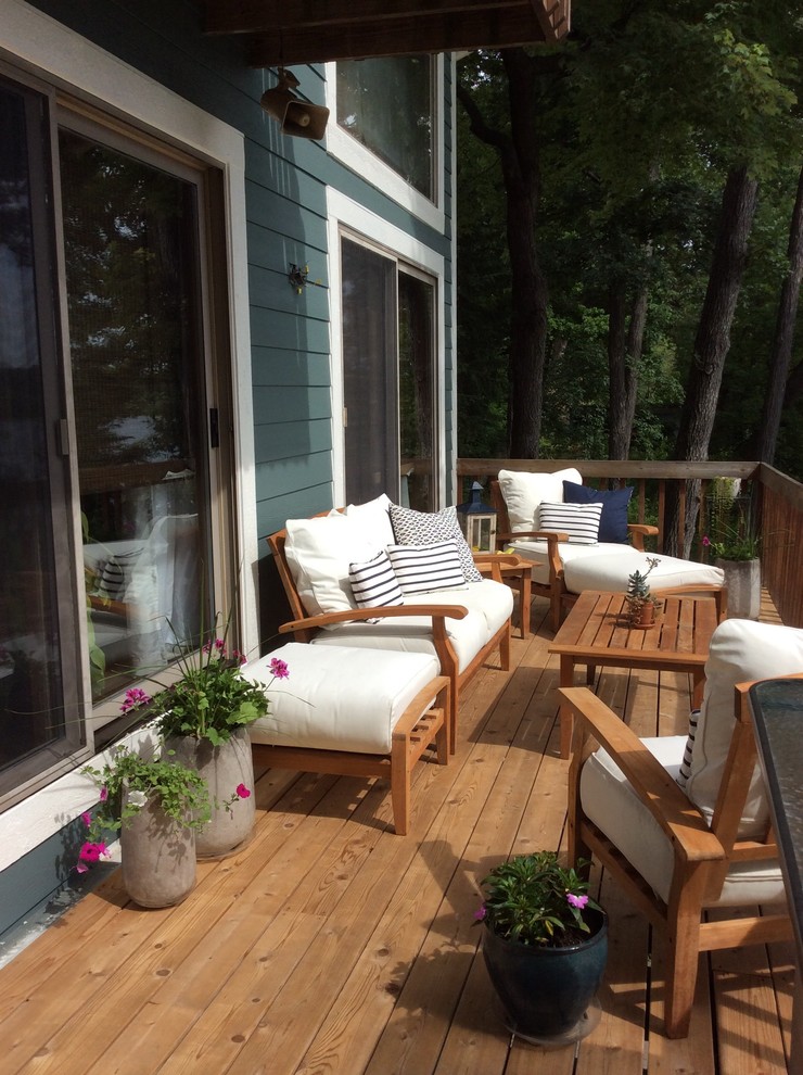 Inspiration for a transitional deck remodel in Detroit