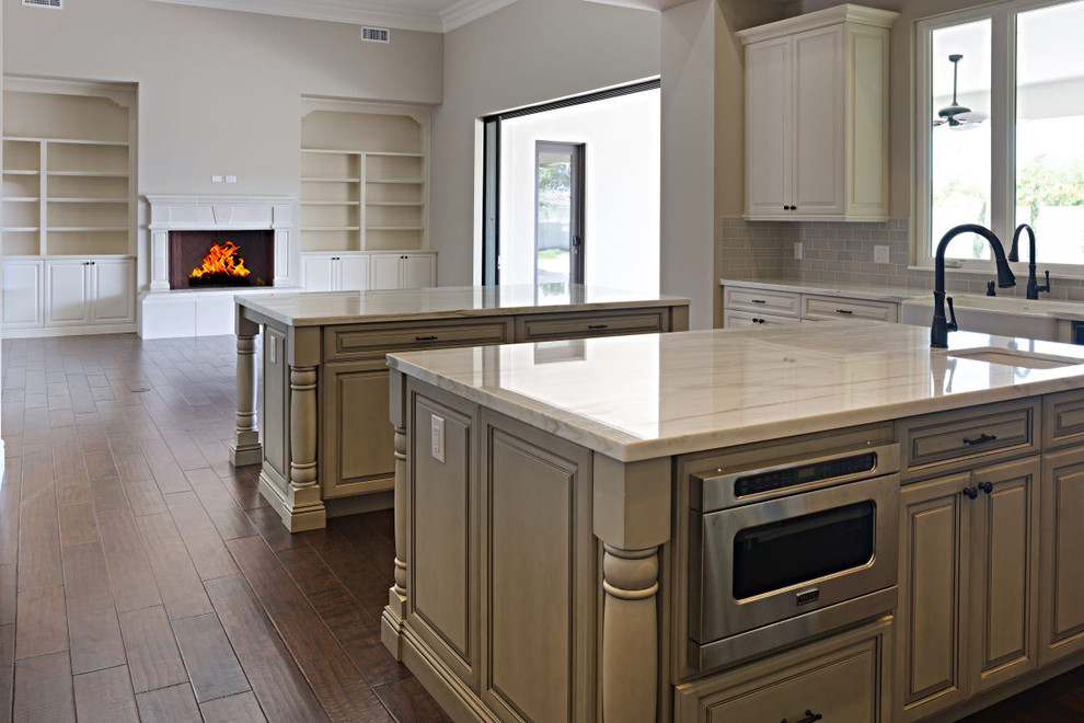 Inspiration for a transitional kitchen remodel in Phoenix