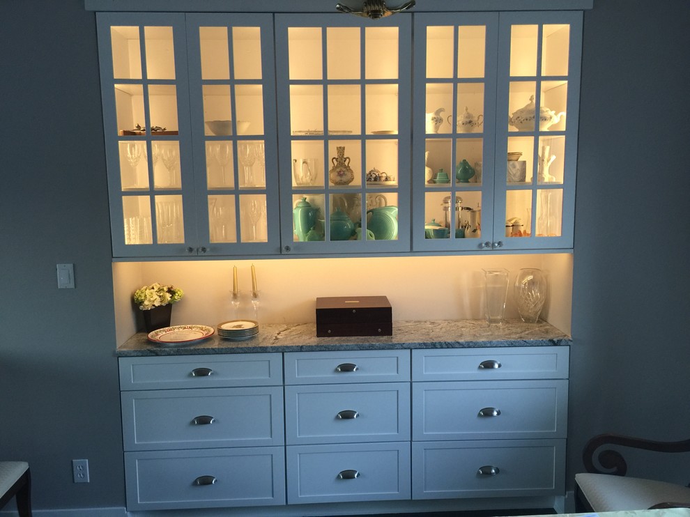 Dining room - transitional dining room idea