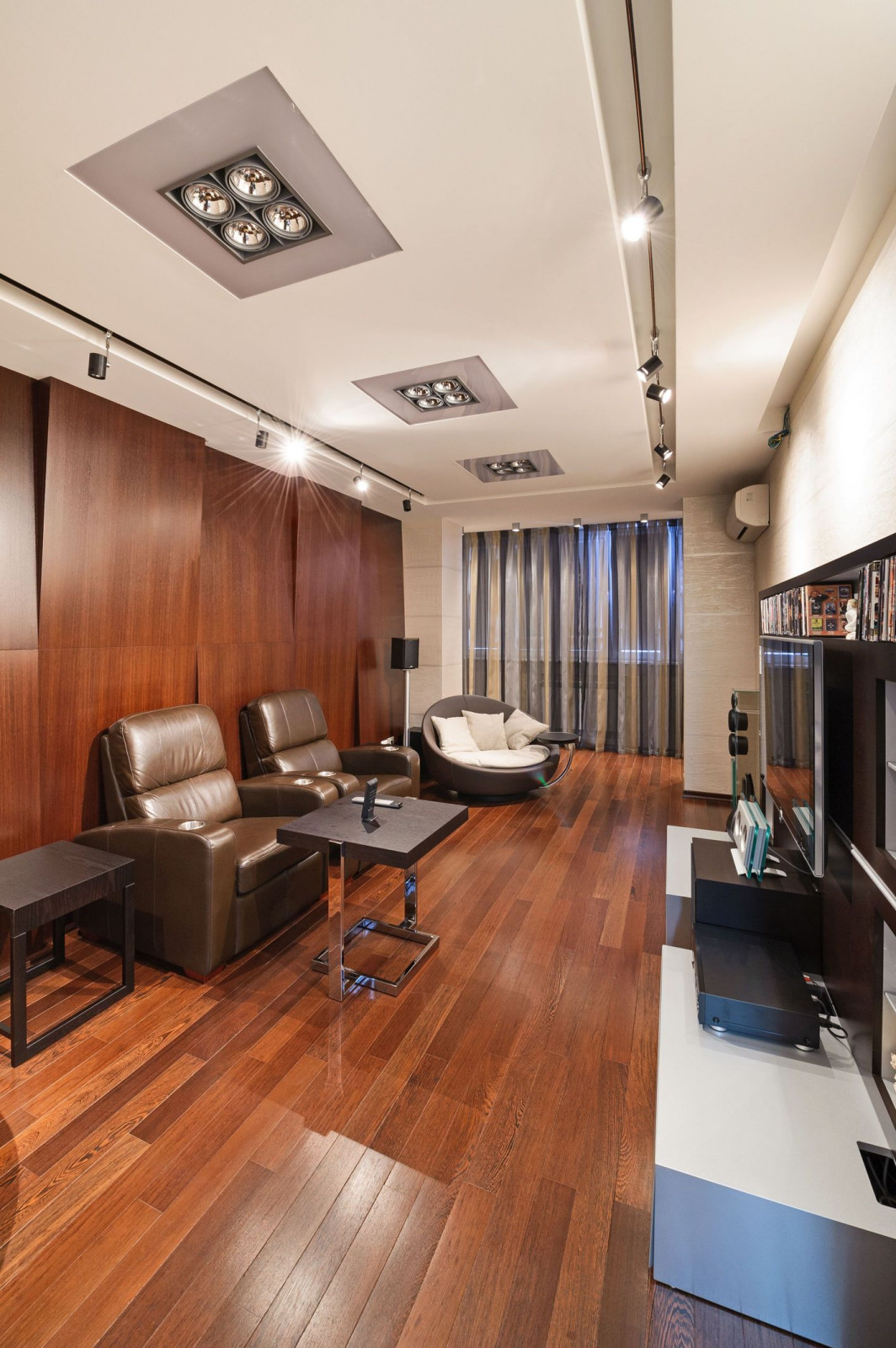 Дизайн интерьера двухуровневой квартиры в Санкт-Петербурге