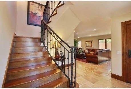 Inspiration for a transitional home design remodel in Chicago