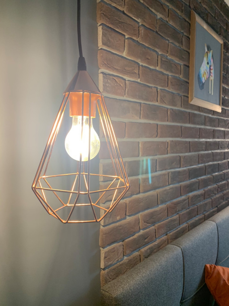 Спальня с яркими акцентами