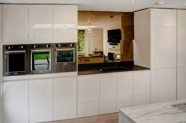 Willow Way modern-kitchen