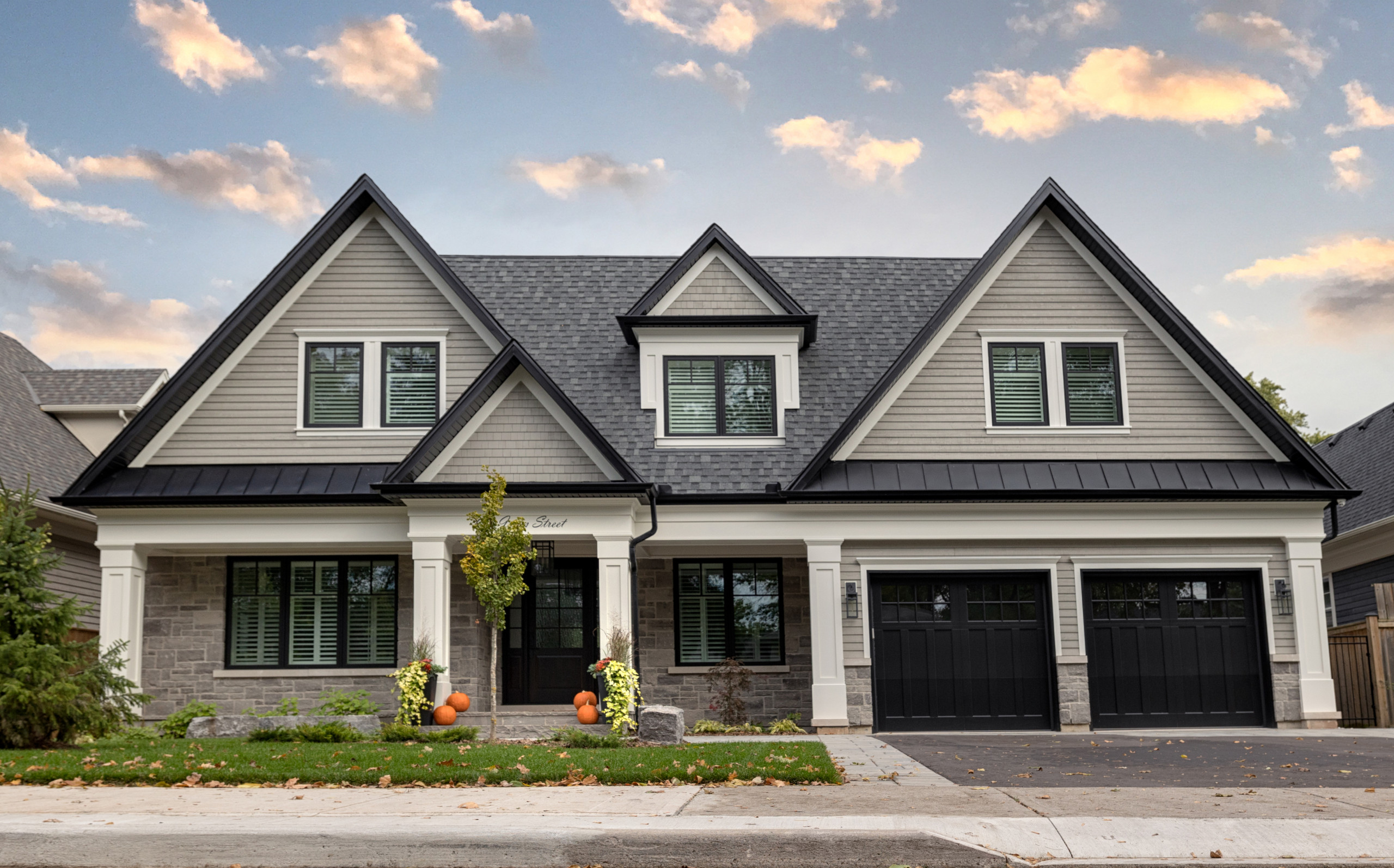 Contemporary Home in Oakville
