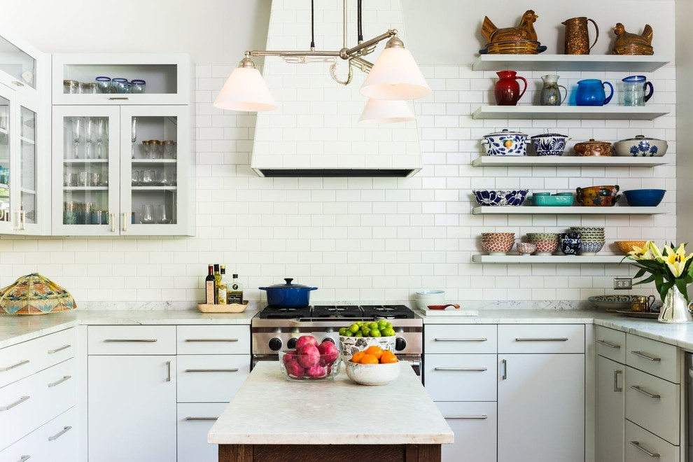 Kitchen - transitional kitchen idea in Austin