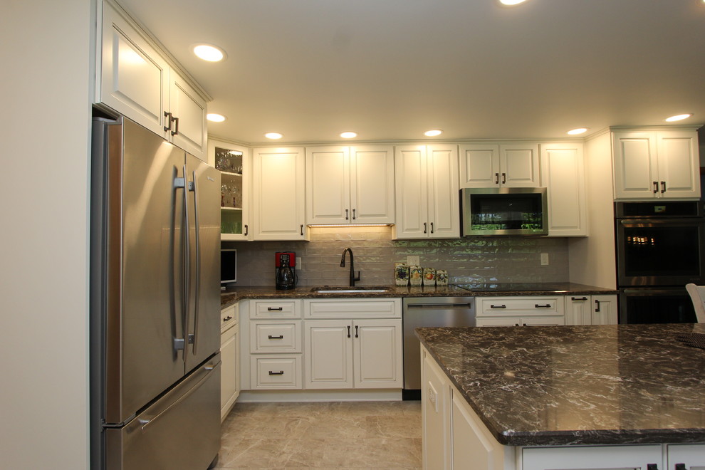 Home design - transitional home design idea