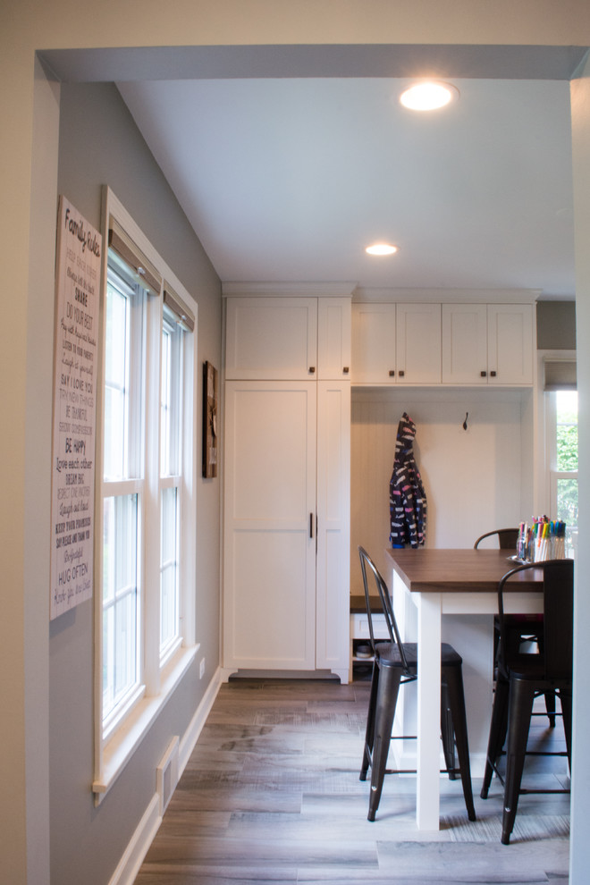 Home design - transitional home design idea in Chicago