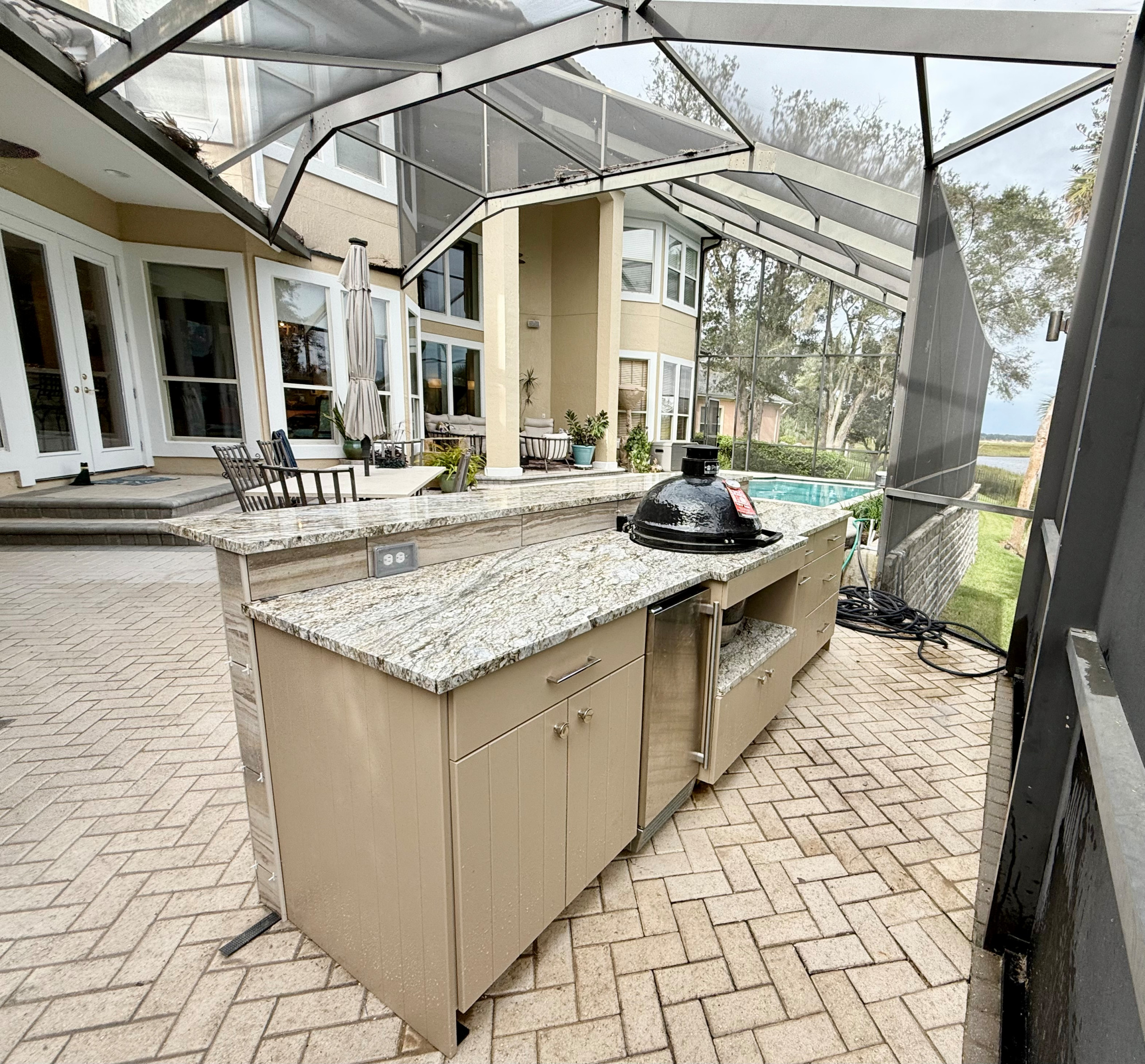 Outdoor Kitchen