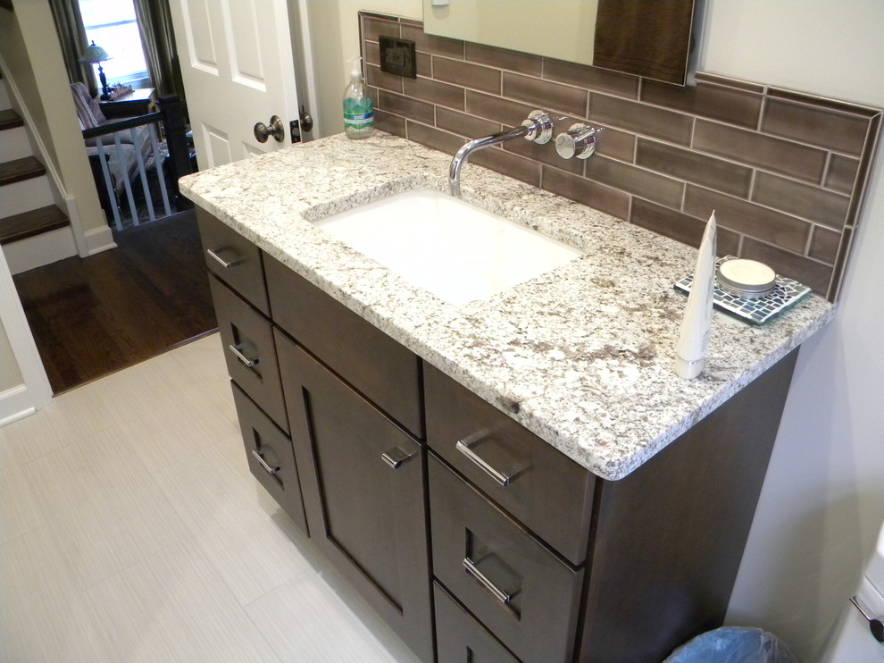 Inspiration for a transitional home design remodel in Chicago