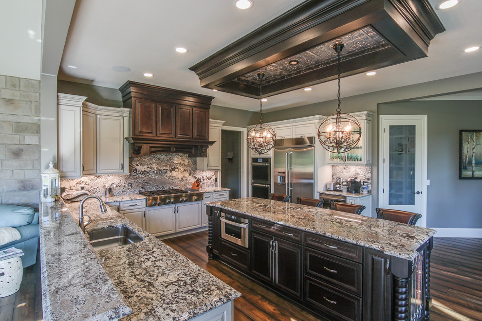 Kitchen - transitional kitchen idea