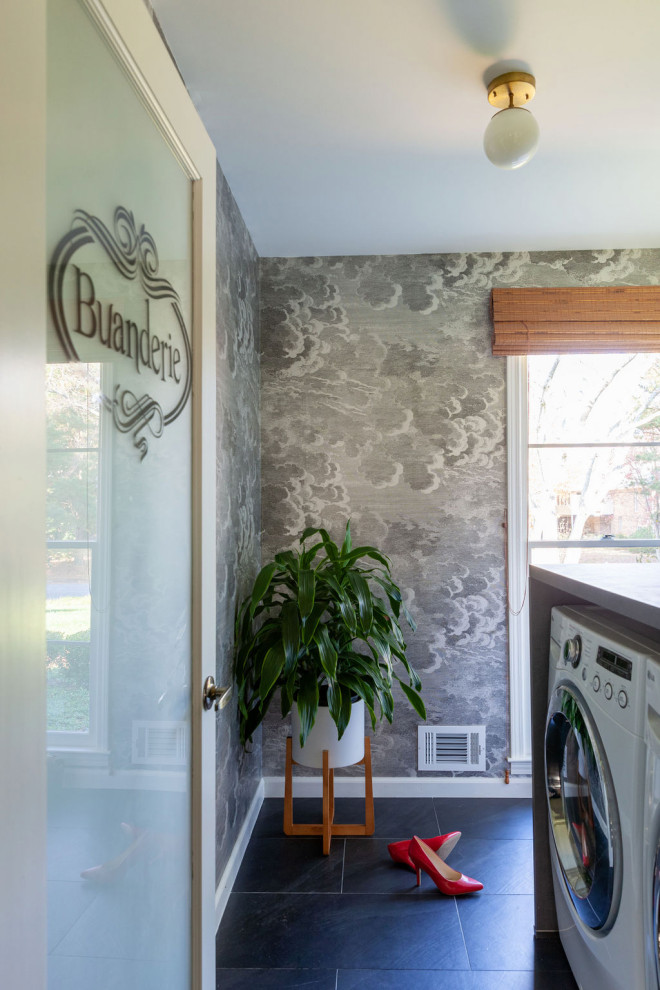 Transitional home design photo in Atlanta