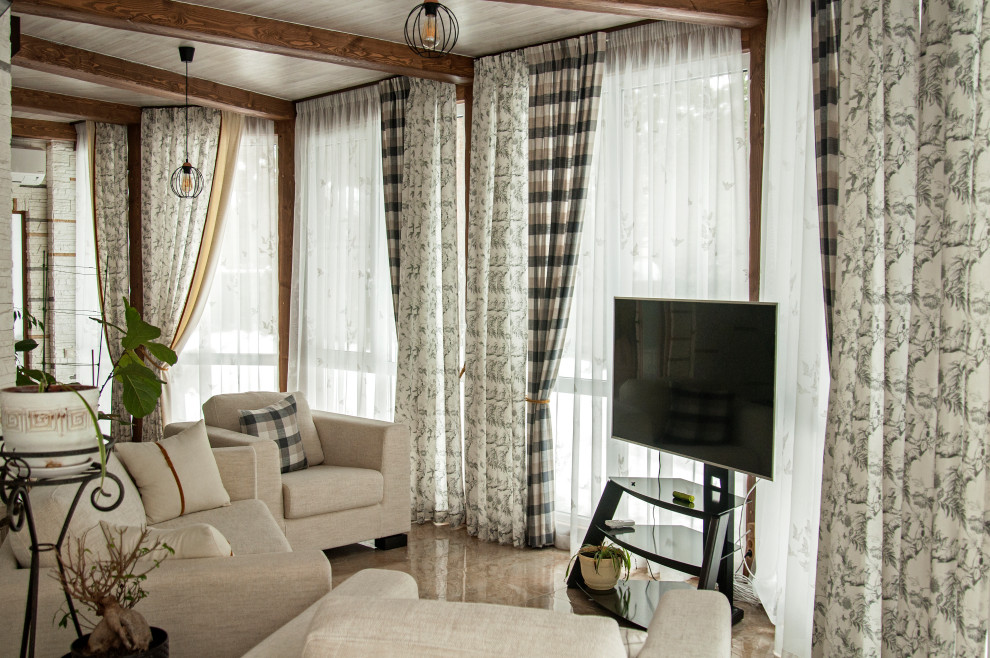 Светлая веранда с птичками