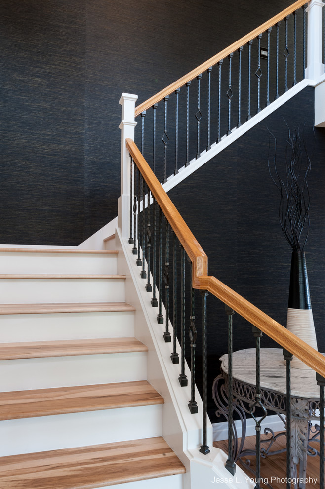 Design ideas for a modern staircase in Seattle.