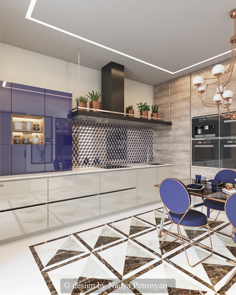 Белая лошадь и синие омары!)