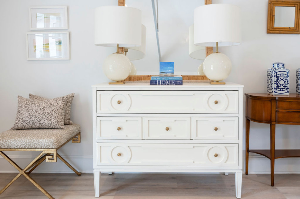 Example of a transitional home design design in Baltimore