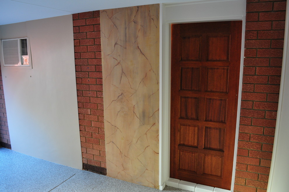 Photo of a midcentury garage in Perth.