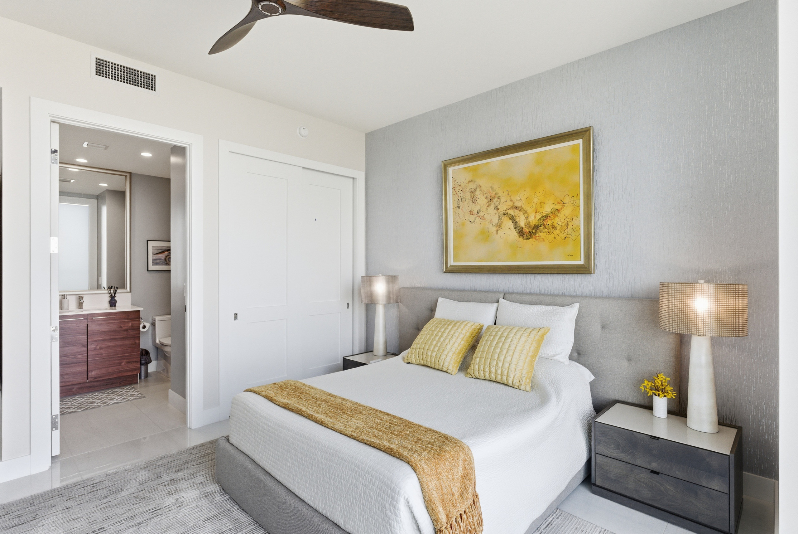 We Love Travel and Art