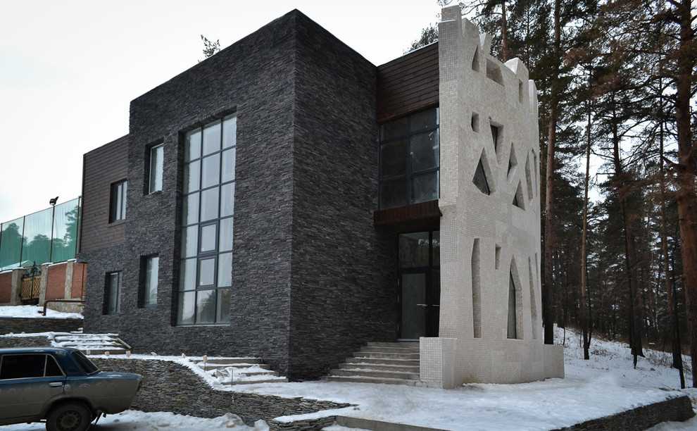 Остекление фасада загородного дома