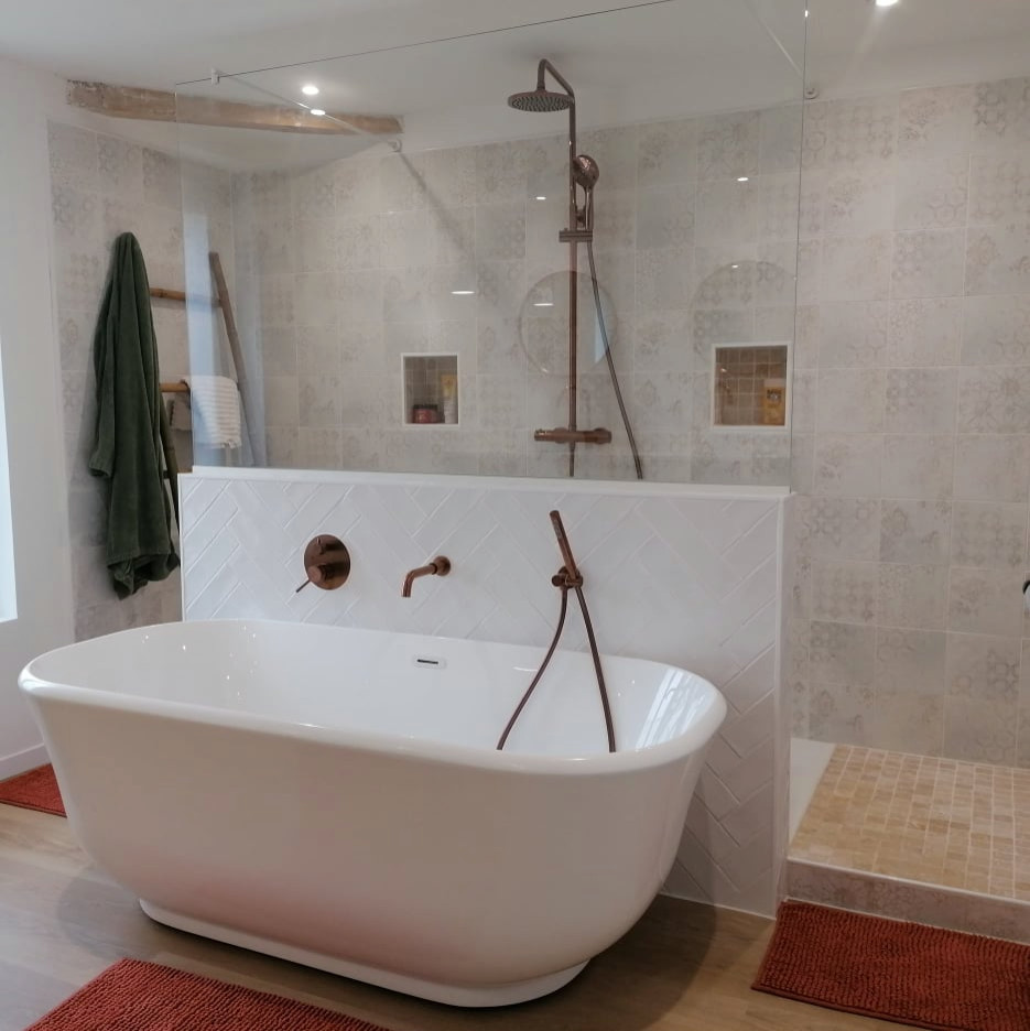 Imagen de cuarto de baño mediterráneo de tamaño medio