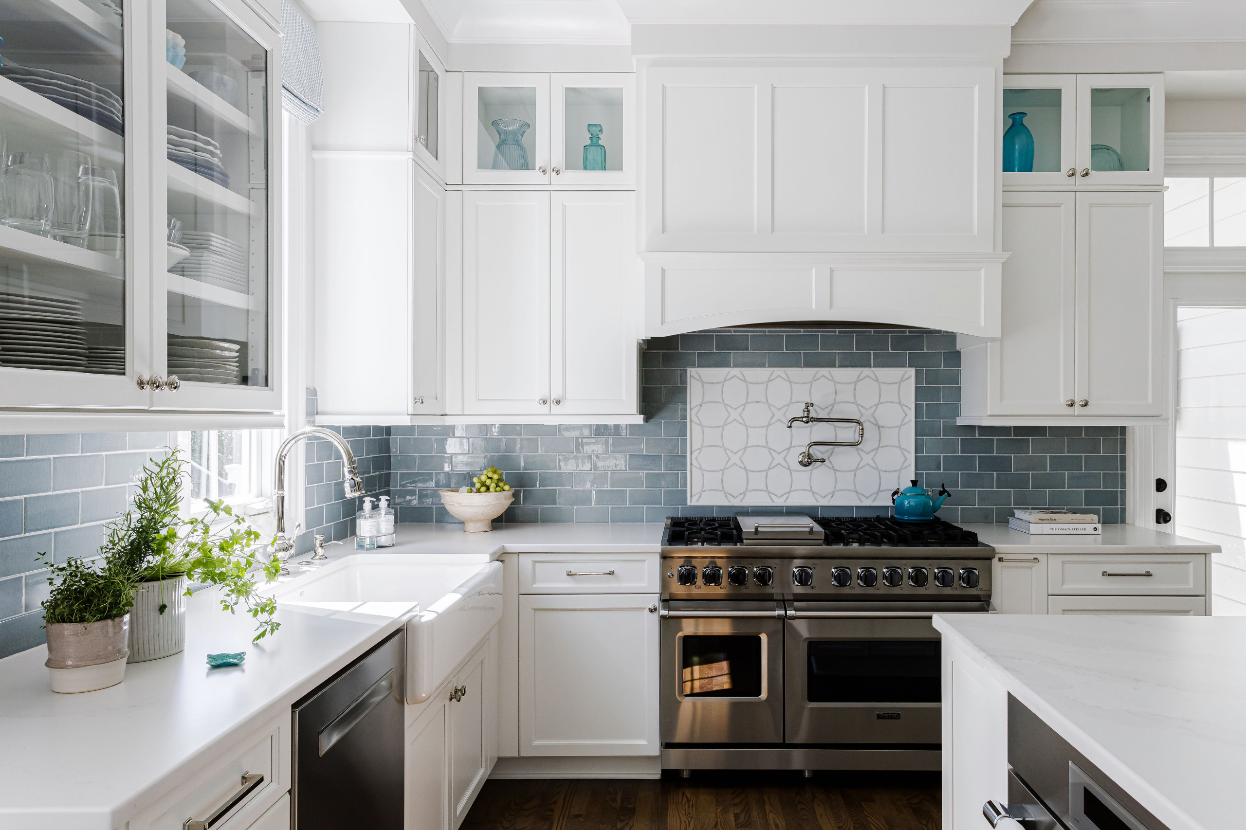 20 Eye-Catching Kitchen Backsplash Ideas, image size:2560x1706