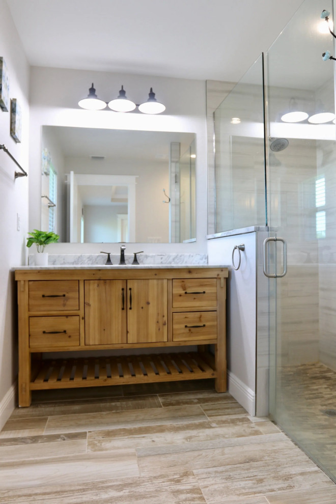 Bathroom - rustic bathroom idea