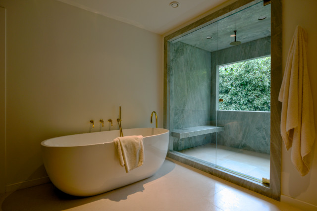 Modern Mid-Century mid-century-badezimmer