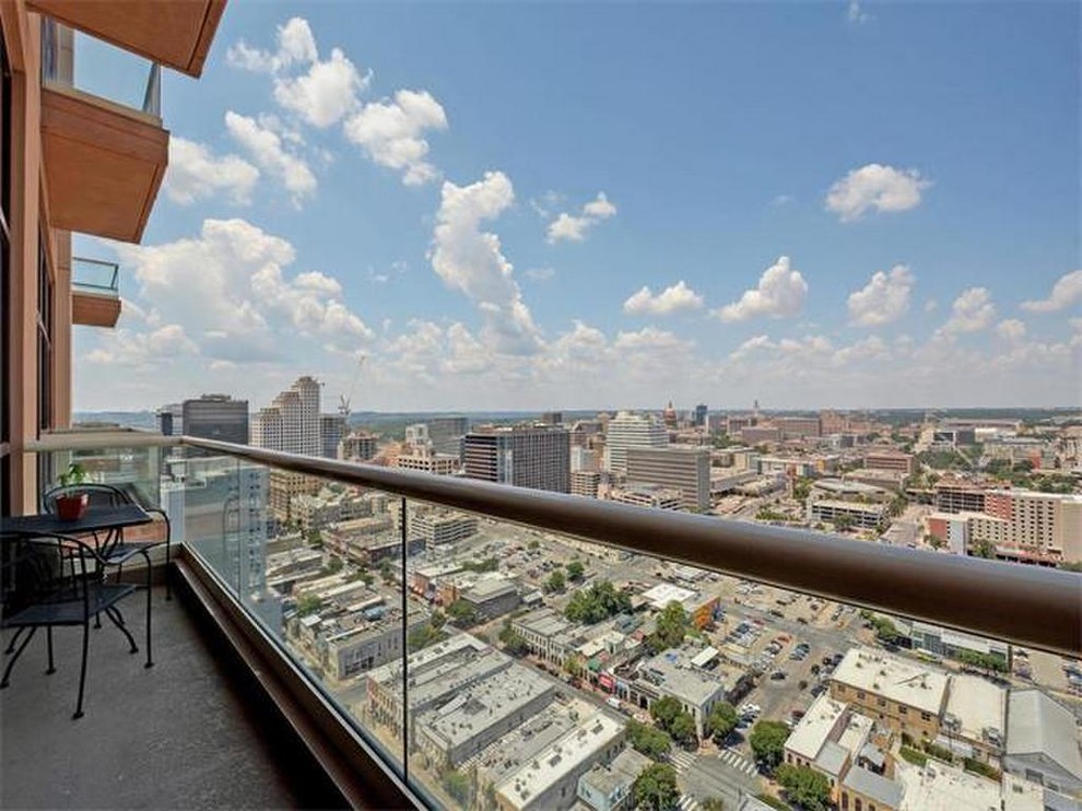 Inspiration for a modern balcony remodel in Austin