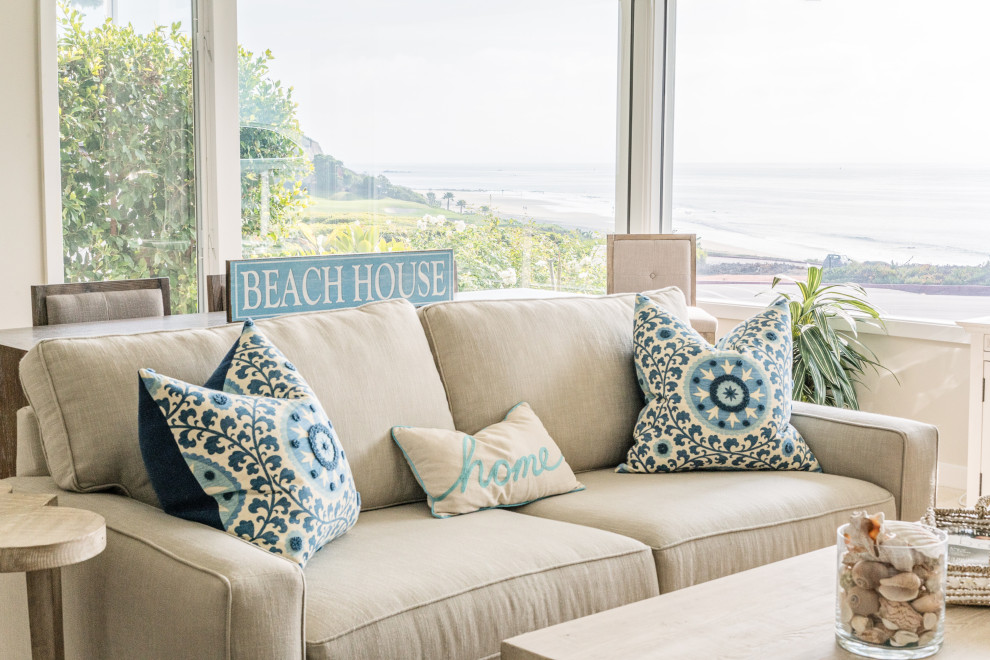 Transitional Coastal Home in Monarch Bay