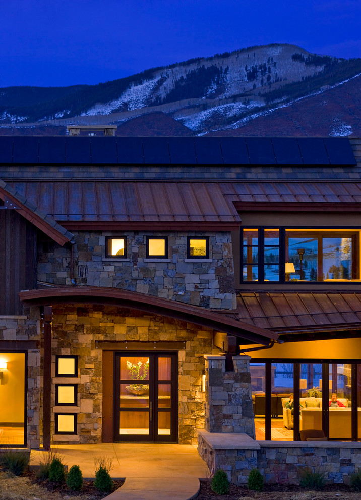 Example of a mountain style entryway design in Denver