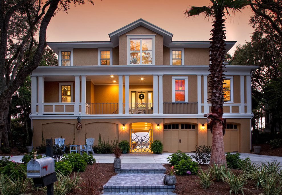 Inspiration for a transitional home design remodel in Atlanta
