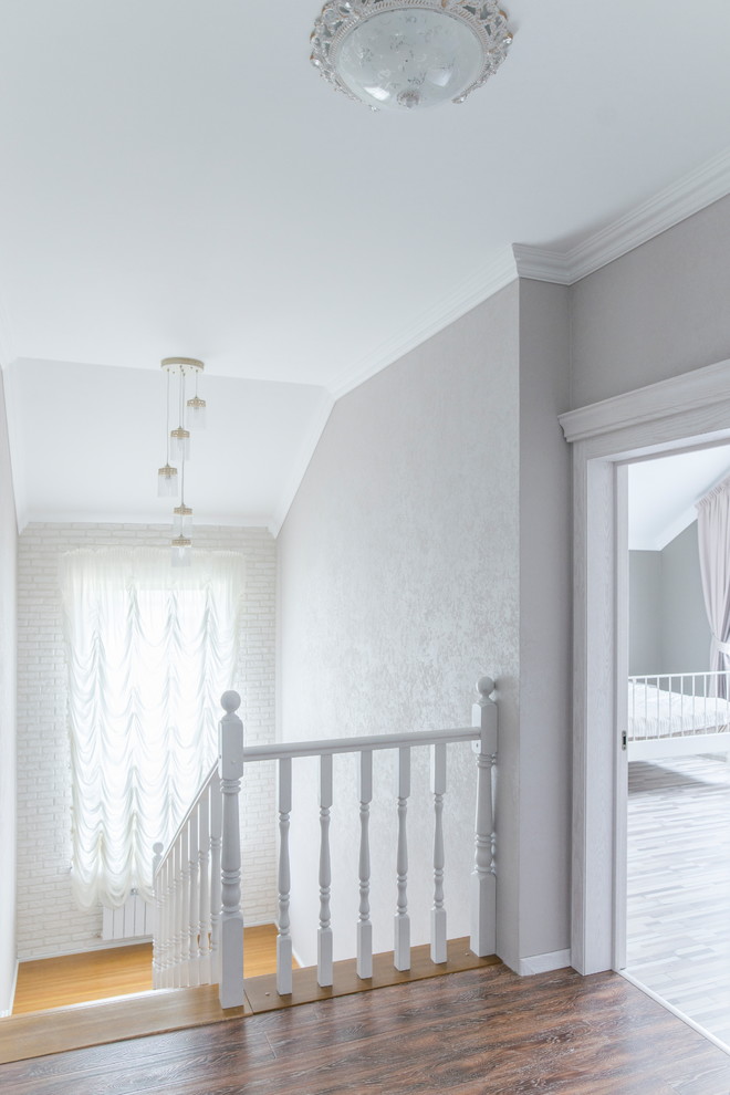 Лестница и вид на спальню