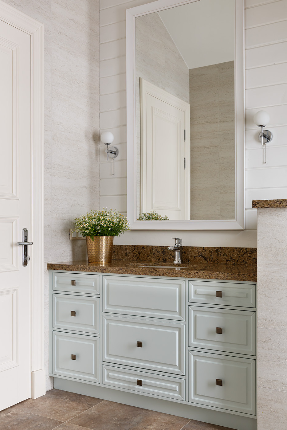 Дом на склоне