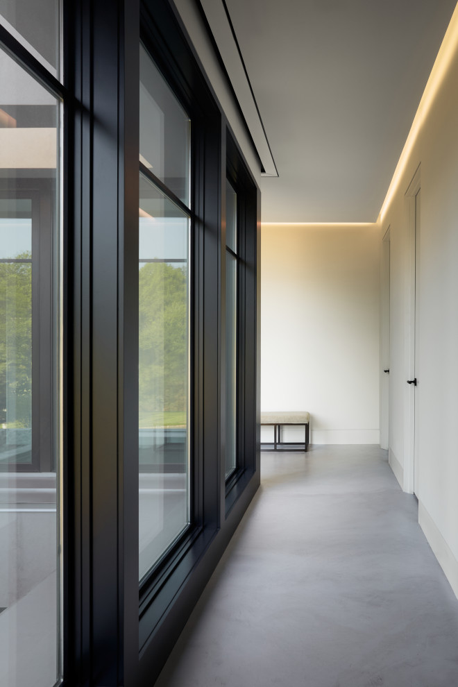Hallway - modern hallway idea in New York