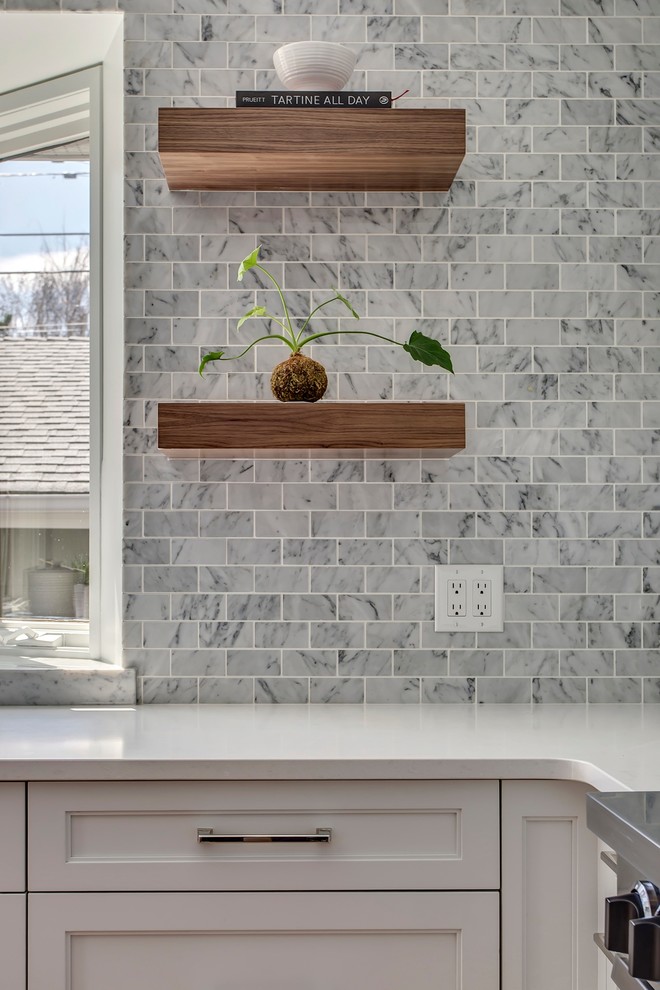 Transitional kitchen photo in Calgary
