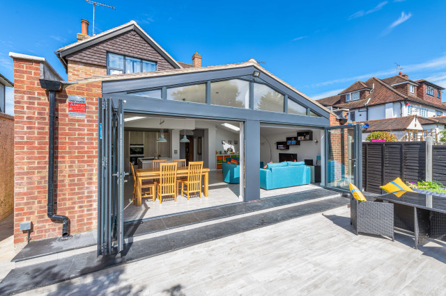 Stradbroke Grove modern-exterior