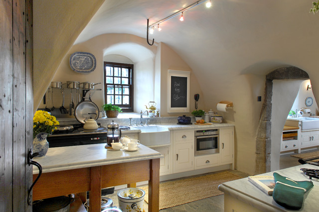 Kitchen for a Castle traditional-kitchen