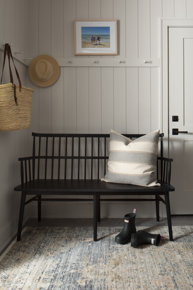 Inspiration for a cottage entryway remodel in Milwaukee