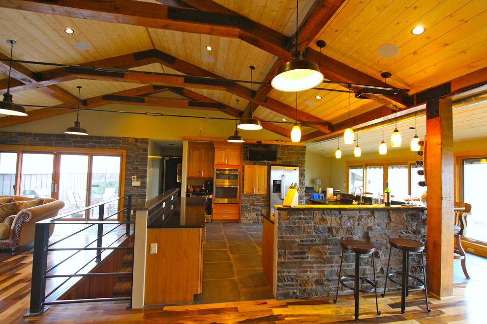 This is an example of a country kitchen in Omaha.