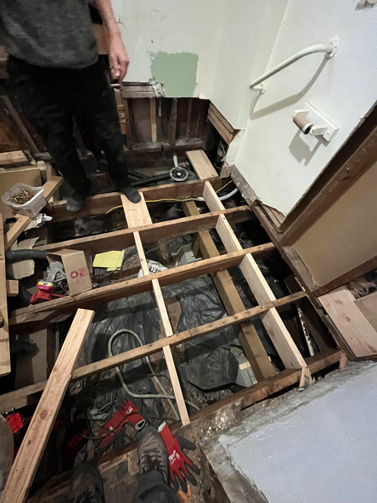 Wine cellar - wine cellar idea in Seattle